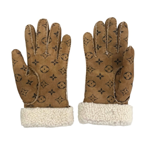 Louis Vuitton Monogram Shearling Mouton Gloves - Picture 3 of 5